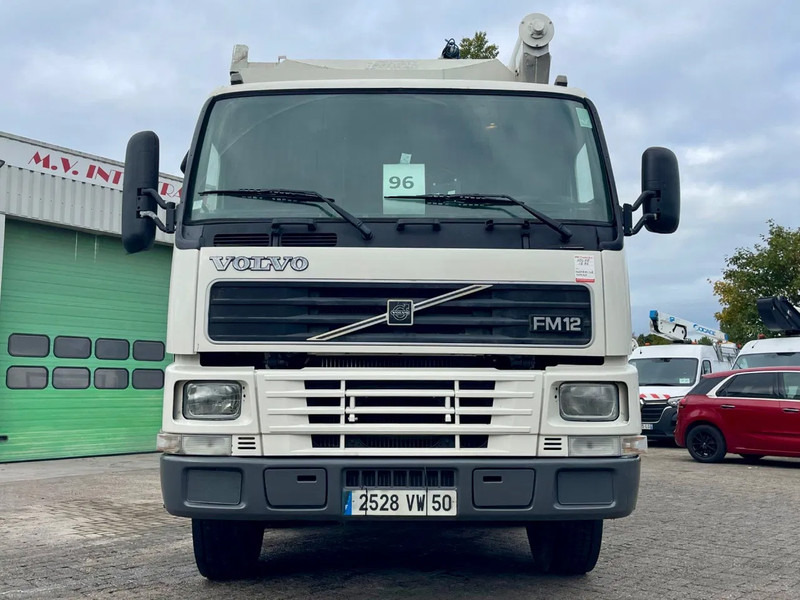 Volvo FM 12.380 8X4 SILO AUGER / AIR GREAT CONDITION / fully serviced! - Camión cisterna: foto 3 Volvo FM 12.380 8X4 SILO AUGER / AIR GREAT CONDITION / fully serviced! - Camión cisterna: foto 3