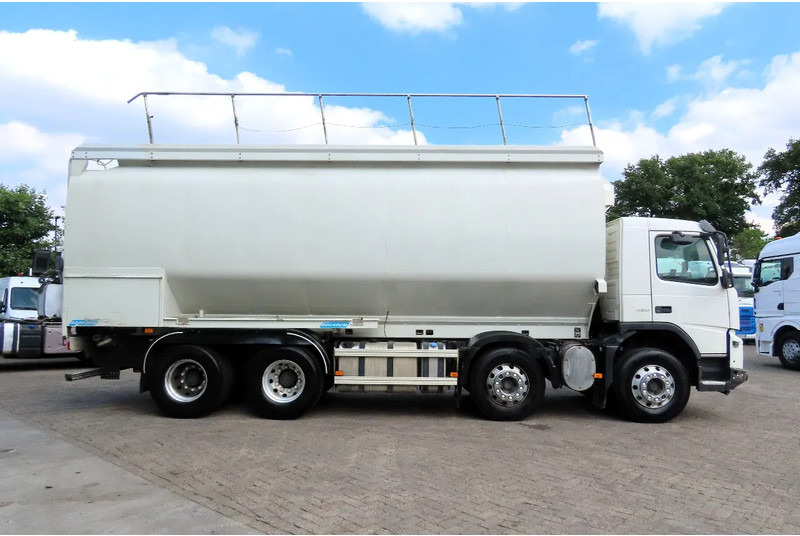 Camión cisterna Volvo FMX 450 8x4 AUGER, radio control, 7 COMP. Full Volvo Service! . EXCELLENT condition: foto 10