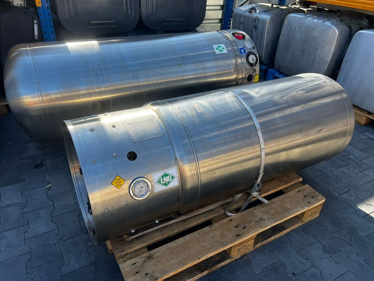 21308872 truck - Depósito de combustible para Camión: foto 1 21308872 truck - Depósito de combustible para Camión: foto 1