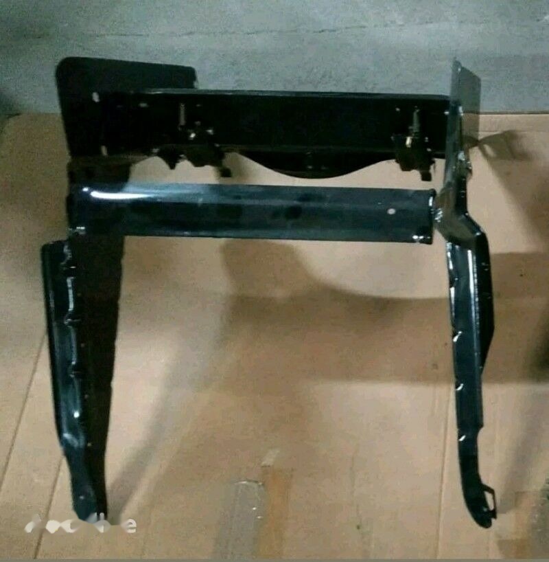 Scania BATTERY COVER REPAIR KIT: STEPS, SIDE BRACKETS Scania R, CR/CP - Acumulador para Camión: foto 4 Scania BATTERY COVER REPAIR KIT: STEPS, SIDE BRACKETS Scania R, CR/CP - Acumulador para Camión: foto 4