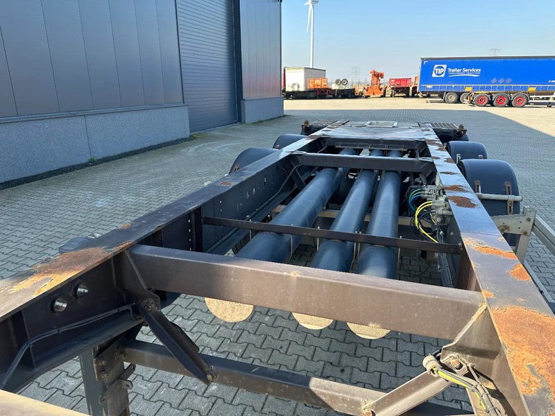 Semirremolque portacontenedore/ Intercambiable Burg 20FT ADR (EX/II, EX/III, FL, AT), empty weight: 3.690kg, SAF INTRADISC, 2x liftaxle, ALCOA, NL-Chassis, APK/ADR: 07-2025: foto 13