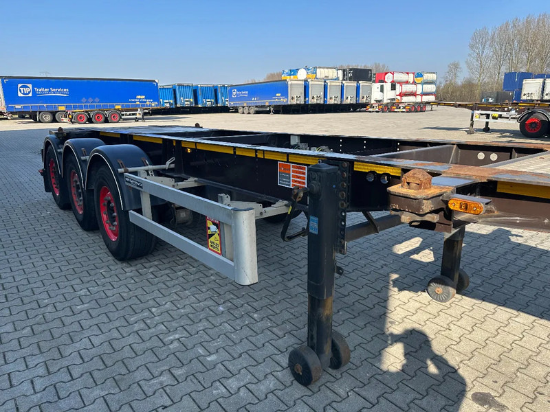 Semirremolque portacontenedore/ Intercambiable Burg 20FT ADR (EX/II, EX/III, FL, AT), empty weight: 3.690kg, SAF INTRADISC, 2x liftaxle, ALCOA, NL-Chassis, APK/ADR: 07-2025: foto 12