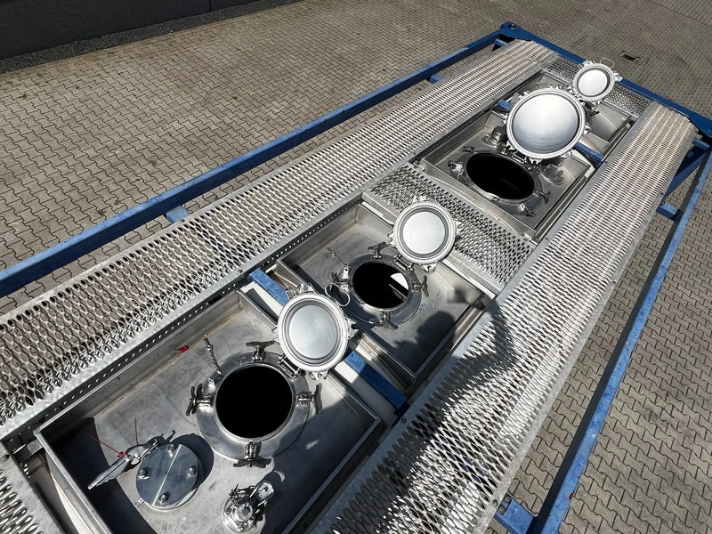 CIMC 20FT ISO, 25.090L/1-COMP/3 BAFFELS/4 manholes, ADR valid until 11/2026 - Tanque de almacenamiento: foto 3 CIMC 20FT ISO, 25.090L/1-COMP/3 BAFFELS/4 manholes, ADR valid until 11/2026 - Tanque de almacenamiento: foto 3