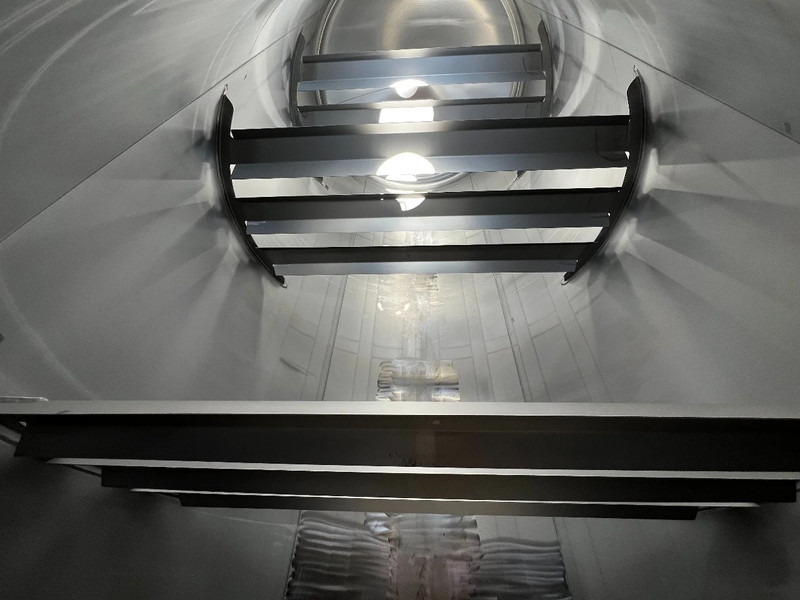 CIMC 20FT ISO, 25.090L/1-COMP/3 BAFFELS/4 manholes, ADR valid until 11/2026 - Tanque de almacenamiento: foto 4 CIMC 20FT ISO, 25.090L/1-COMP/3 BAFFELS/4 manholes, ADR valid until 11/2026 - Tanque de almacenamiento: foto 4