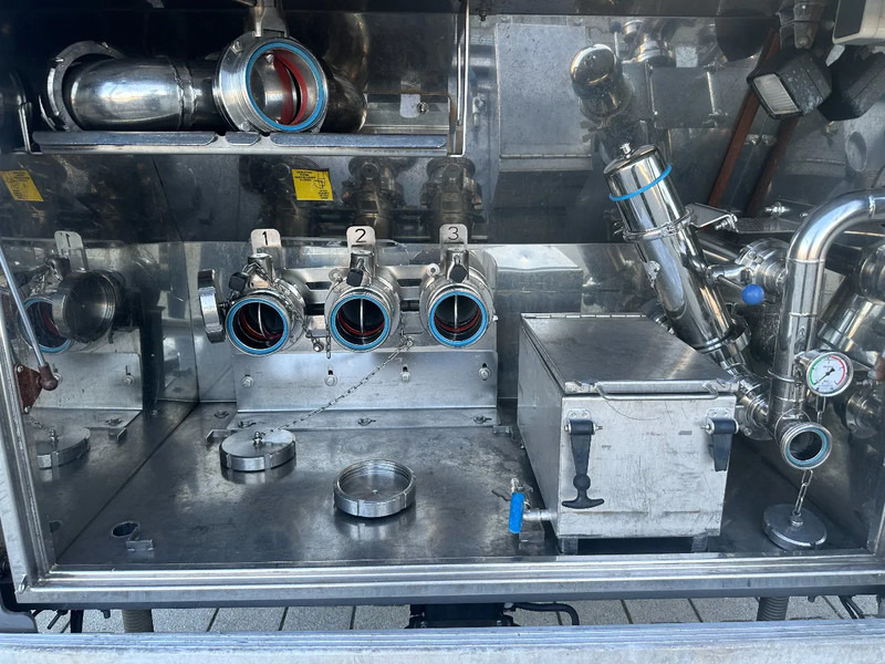 Semirremolque cisterna para transporte de alimentos Van Hool LEVENSMIDDELEN / 39.000L / 3-KAMMER / INOX / NL-Auflieger / APK: 03/202: foto 7 Semirremolque cisterna para transporte de alimentos Van Hool LEVENSMIDDELEN / 39.000L / 3-KAMMER / INOX / NL-Auflieger / APK: 03/202: foto 7
