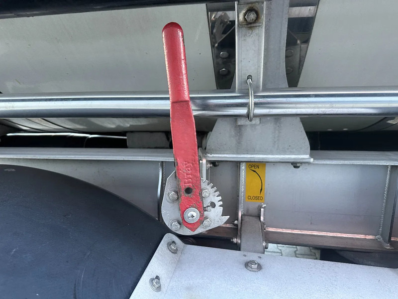 Semirremolque cisterna para transporte de alimentos Van Hool LEVENSMIDDELEN / 39.000L / 3-KAMMER / INOX / NL-Auflieger / APK: 03/202: foto 20 Semirremolque cisterna para transporte de alimentos Van Hool LEVENSMIDDELEN / 39.000L / 3-KAMMER / INOX / NL-Auflieger / APK: 03/202: foto 20