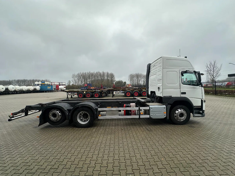 Volvo FM 380 Globetrotter 6x2, ADR (FL, AT, OX), LIFT/STEER, 636.183km - Camión chasis: foto 4 Volvo FM 380 Globetrotter 6x2, ADR (FL, AT, OX), LIFT/STEER, 636.183km - Camión chasis: foto 4