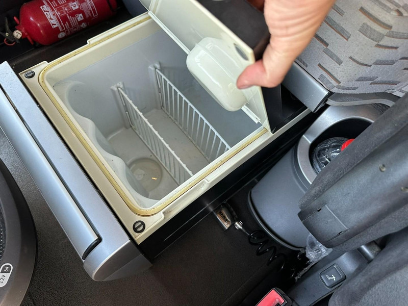 Cabeza tractora DAF XF 460 RETARDER + PTO HYDR - MX 13L - 460HP - SPACECAB - A/C - FRIGO - SPOILERS - EURO 6 - BE TRUCK: foto 17 Cabeza tractora DAF XF 460 RETARDER + PTO HYDR - MX 13L - 460HP - SPACECAB - A/C - FRIGO - SPOILERS - EURO 6 - BE TRUCK: foto 17