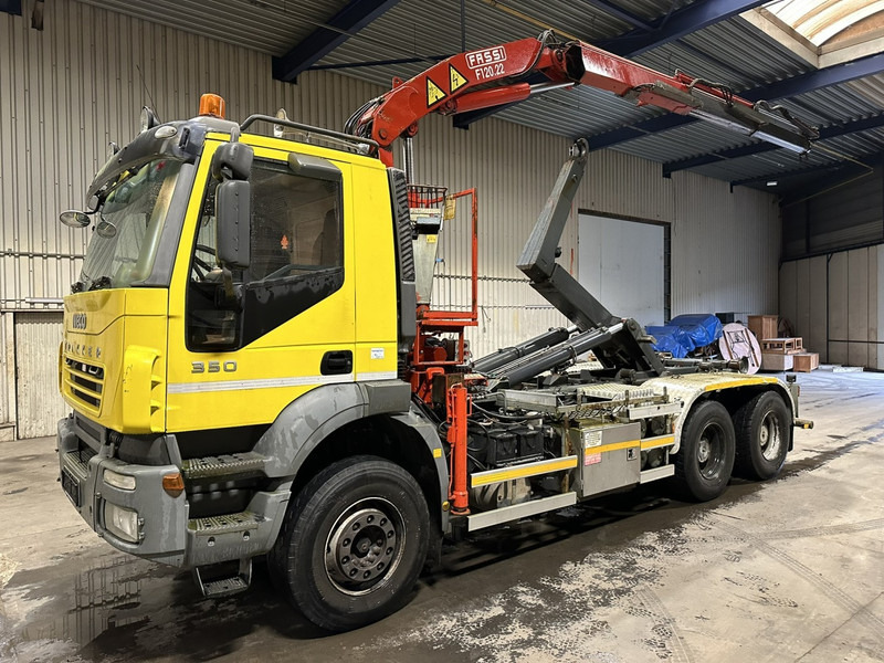 Iveco TRAKKER 350 6x4 HOOKLIFT + CRANE FASSI F120.22 (5/6 F) - *342.000km* - STEEL SPRING / BIG AXLES - AS TRONIC AUTOMATIC GEARBOX - Camión multibasculante, Camión grúa: foto 3 Iveco TRAKKER 350 6x4 HOOKLIFT + CRANE FASSI F120.22 (5/6 F) - *342.000km* - STEEL SPRING / BIG AXLES - AS TRONIC AUTOMATIC GEARBOX - Camión multibasculante, Camión grúa: foto 3