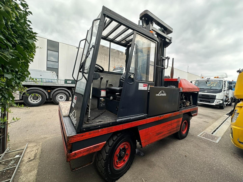 Linde S50 W SIDELOADER 5T - SEITENSTAPLER - 4 WAY FORKLIFT - COMBILIFT - CE - BE MACHINE - Carretilla de carga lateral: foto 4 Linde S50 W SIDELOADER 5T - SEITENSTAPLER - 4 WAY FORKLIFT - COMBILIFT - CE - BE MACHINE - Carretilla de carga lateral: foto 4