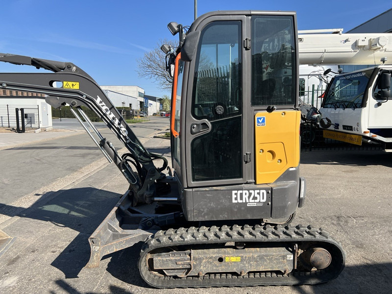 Volvo ECR25D 3 BAKKEN - 635 UREN - SLOOP + SORTEERFUNCTIE - EXTRA HYDR. LEIDINGEN - Miniexcavadora: foto 5 Volvo ECR25D 3 BAKKEN - 635 UREN - SLOOP + SORTEERFUNCTIE - EXTRA HYDR. LEIDINGEN - Miniexcavadora: foto 5