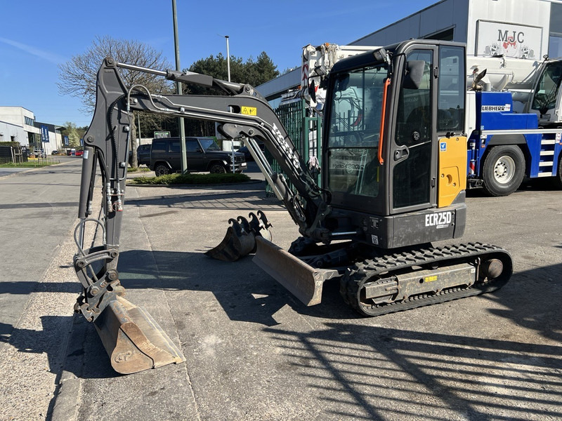 Volvo ECR25D 3 BAKKEN - 635 UREN - SLOOP + SORTEERFUNCTIE - EXTRA HYDR. LEIDINGEN - Miniexcavadora: foto 2 Volvo ECR25D 3 BAKKEN - 635 UREN - SLOOP + SORTEERFUNCTIE - EXTRA HYDR. LEIDINGEN - Miniexcavadora: foto 2
