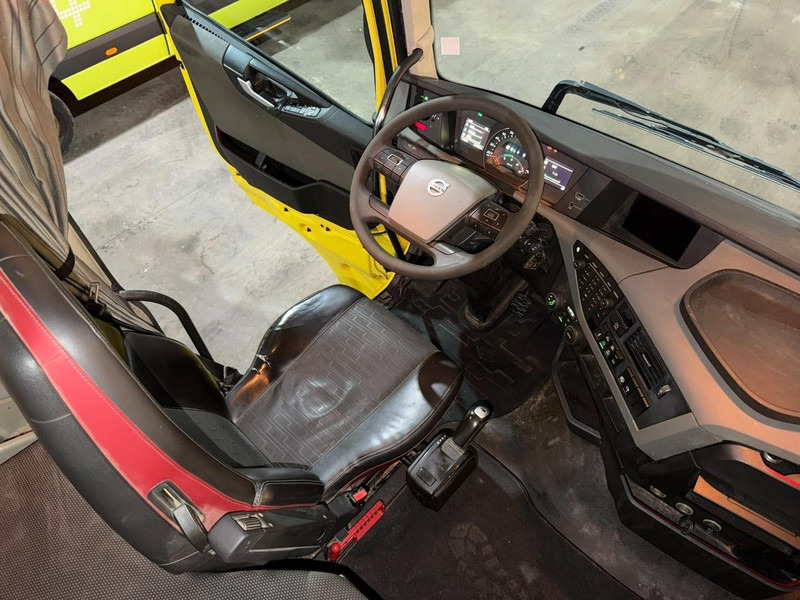 Camión lona Volvo FH 460 8x4 TRIDEM CURTAINSIDE BOX 8m50 / BDF / SILO COMPRESSOR - *FULL AIR* - EURO 6 - LIFT + STEERING AXLE - BE TRUCK: foto 16