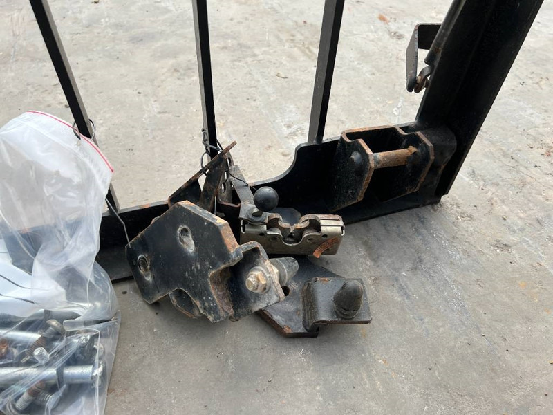 Cat 313E / 320F / 323E / 325F / 329E / 330F / 336E / 3 - Cabina e interior para Maquinaria de construcción: foto 5 Cat 313E / 320F / 323E / 325F / 329E / 330F / 336E / 3 - Cabina e interior para Maquinaria de construcción: foto 5