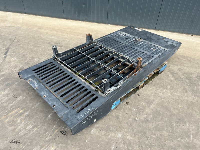 Cat 313E / M315F / 320F / 323E / 325F / 329E/ 330F / 3 - Cabina e interior para Maquinaria de construcción: foto 1 Cat 313E / M315F / 320F / 323E / 325F / 329E/ 330F / 3 - Cabina e interior para Maquinaria de construcción: foto 1