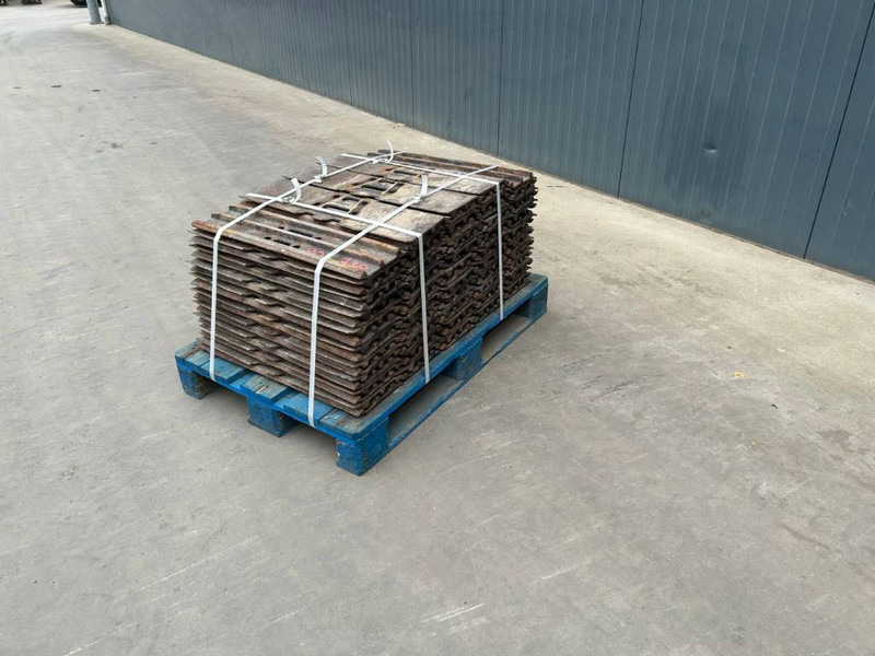 Cat 320D / 320E / 323D / 323E 700mm shoes - 30% - Bastidor/ Chasis para Maquinaria de construcción: foto 1 Cat 320D / 320E / 323D / 323E 700mm shoes - 30% - Bastidor/ Chasis para Maquinaria de construcción: foto 1