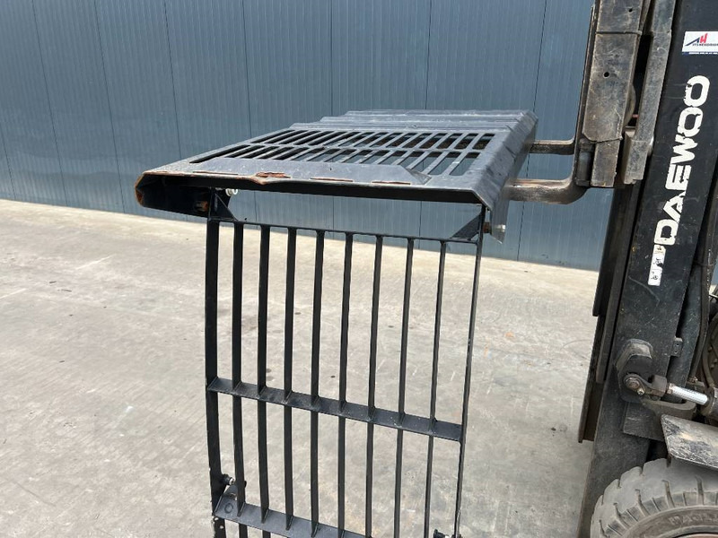 Cat M313D / M315D / M316D / M318D / M322D / M325D - Cabina e interior para Maquinaria de construcción: foto 2 Cat M313D / M315D / M316D / M318D / M322D / M325D - Cabina e interior para Maquinaria de construcción: foto 2