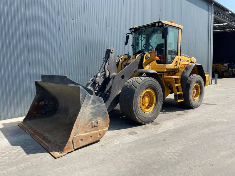 Volvo L90F - 3rd valve - Cargadora de ruedas: foto 1 Volvo L90F - 3rd valve - Cargadora de ruedas: foto 1