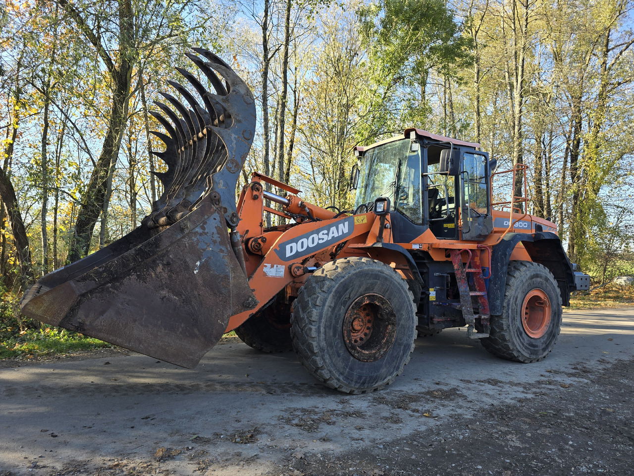 DOOSAN DL300-3 z WAGĄ - Cargadora de ruedas: foto 2 DOOSAN DL300-3 z WAGĄ - Cargadora de ruedas: foto 2