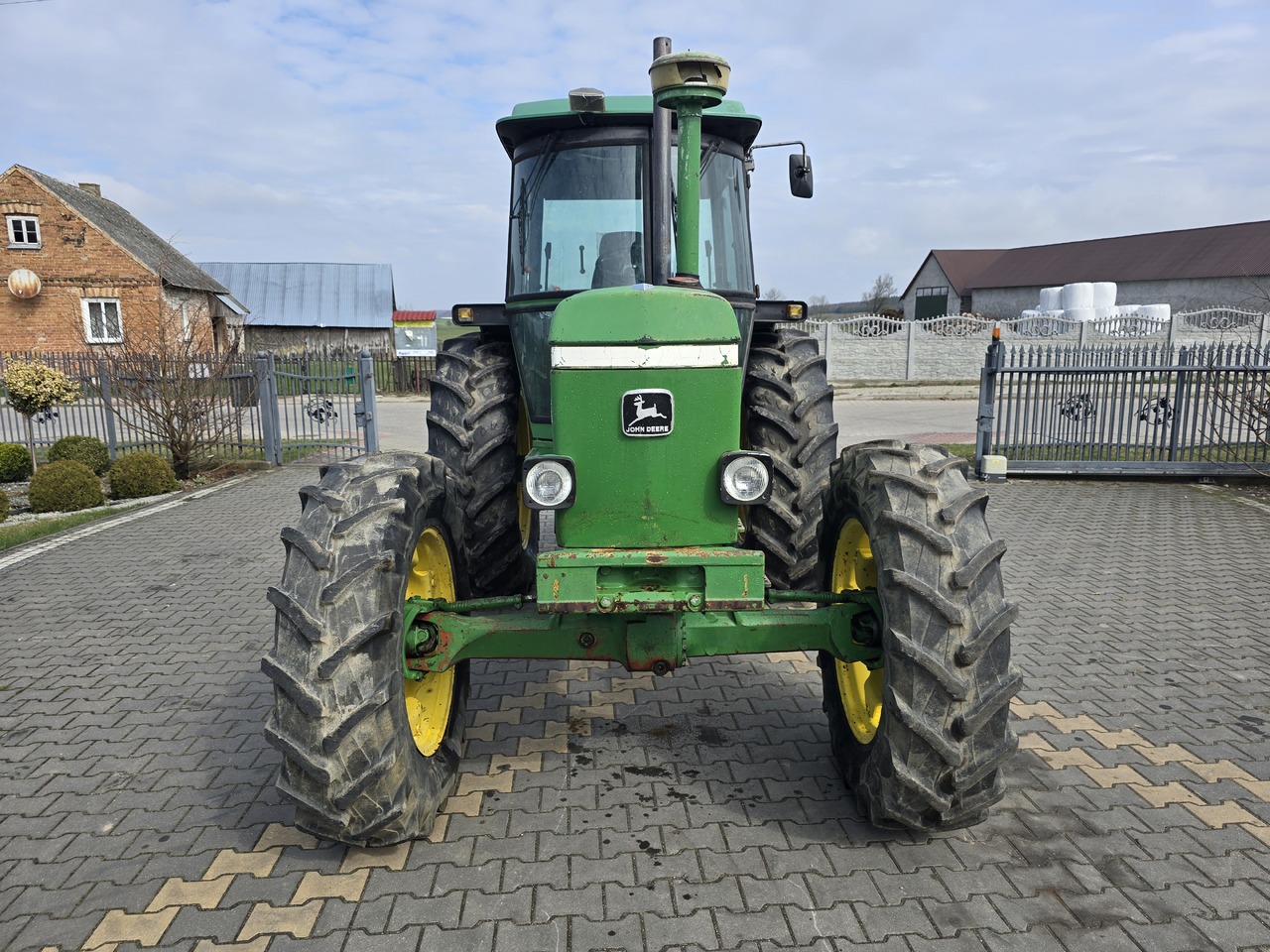 JOHN DEERE 3140 - Tractor: foto 4 JOHN DEERE 3140 - Tractor: foto 4