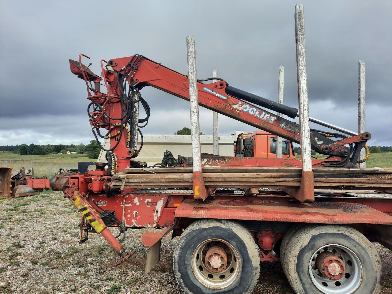 LOGLIFT F 105 S - Remolque maderero: foto 4 LOGLIFT F 105 S - Remolque maderero: foto 4