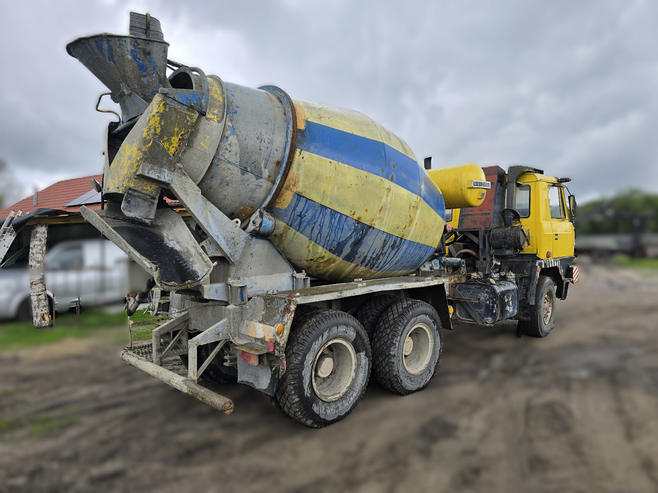 TATRA 6x6 (6 m3) betoniarka LIEBHERR - Camión hormigonera: foto 5 TATRA 6x6 (6 m3) betoniarka LIEBHERR - Camión hormigonera: foto 5