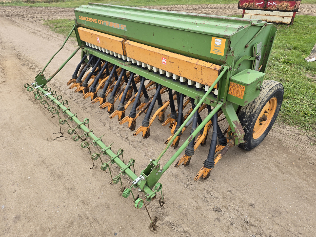 Amazone D7 SUPER-S Typ 30 - Maquinaria de siembra: foto 3 Amazone D7 SUPER-S Typ 30 - Maquinaria de siembra: foto 3