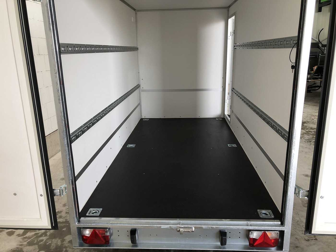 Remolque caja cerrada nuevo BLYSS F2030HTD Seitentür Kofferanhänger: foto 25