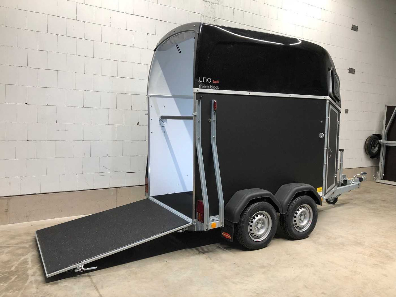Remolque para caballos nuevo BOECKMANN Uno Esprit silver black ALB Pferdeanhänger: foto 6