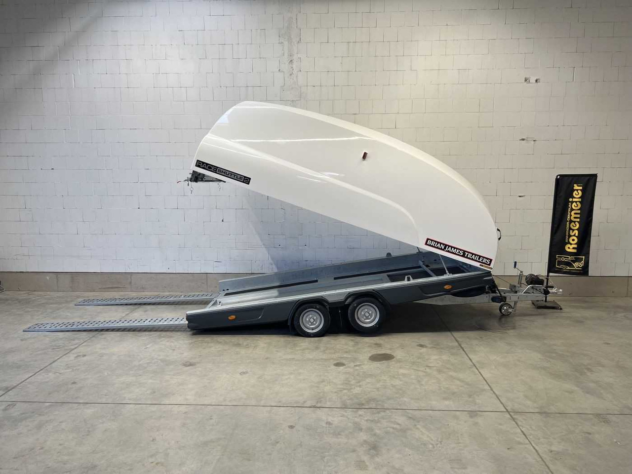 BRIAN_JAMES Race Shuttle 2 Autotransporter geschlossen - Remolque portavehículos: foto 1 BRIAN_JAMES Race Shuttle 2 Autotransporter geschlossen - Remolque portavehículos: foto 1