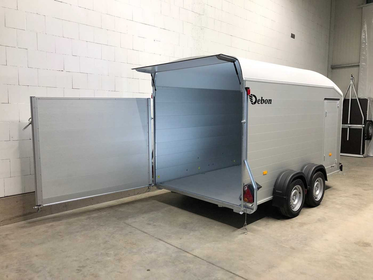 CHEVAL LIBERTE DEBON C700 Roadster Kofferanhänger - Remolque caja cerrada: foto 3 CHEVAL LIBERTE DEBON C700 Roadster Kofferanhänger - Remolque caja cerrada: foto 3