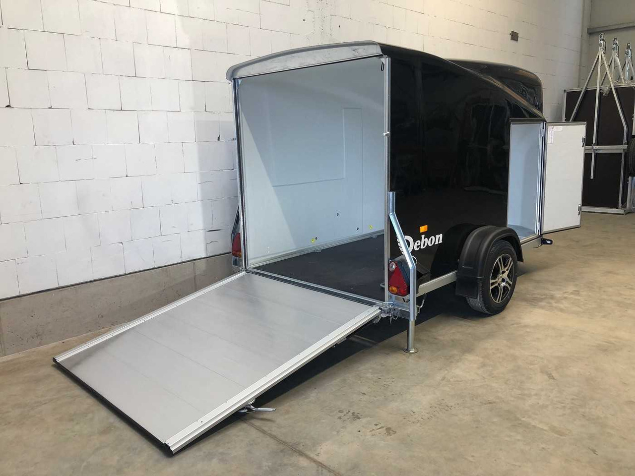 CHEVAL LIBERTE DEBON Cargo 1300.02+Tür Alu-Felgen Kofferanhänger - Remolque caja cerrada: foto 2 CHEVAL LIBERTE DEBON Cargo 1300.02+Tür Alu-Felgen Kofferanhänger - Remolque caja cerrada: foto 2