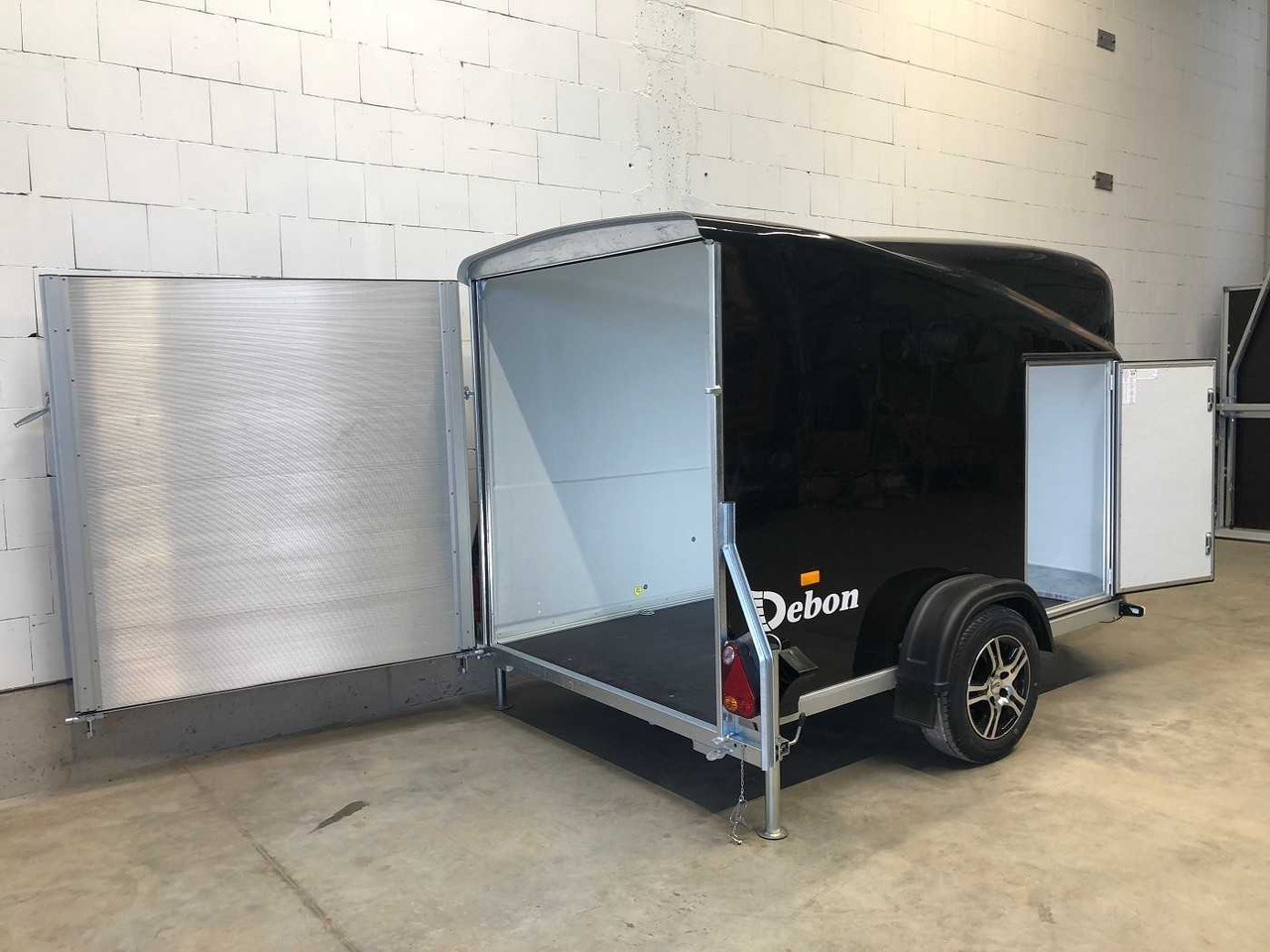 CHEVAL LIBERTE DEBON Cargo 1300.02+Tür Alu-Felgen Kofferanhänger - Remolque caja cerrada: foto 4 CHEVAL LIBERTE DEBON Cargo 1300.02+Tür Alu-Felgen Kofferanhänger - Remolque caja cerrada: foto 4