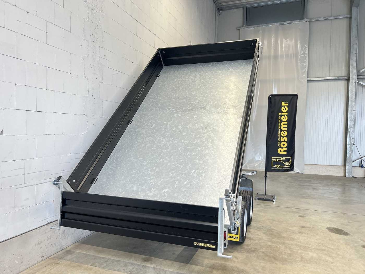 HUMBAUR HTK 3500.31 Stahl Black Dreiseitenkipper - Remolque volquete: foto 3 HUMBAUR HTK 3500.31 Stahl Black Dreiseitenkipper - Remolque volquete: foto 3