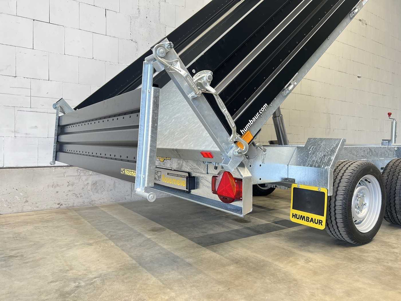 HUMBAUR HTK 3500.31 Stahl Black Dreiseitenkipper - Remolque volquete: foto 4 HUMBAUR HTK 3500.31 Stahl Black Dreiseitenkipper - Remolque volquete: foto 4