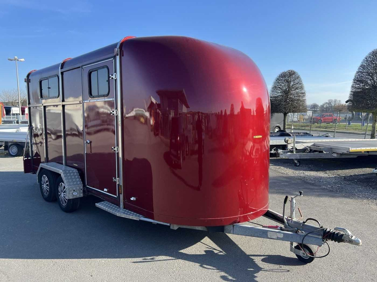 Maxivan 4 Pferdeanhänger - Remolque para caballos: foto 1 Maxivan 4 Pferdeanhänger - Remolque para caballos: foto 1