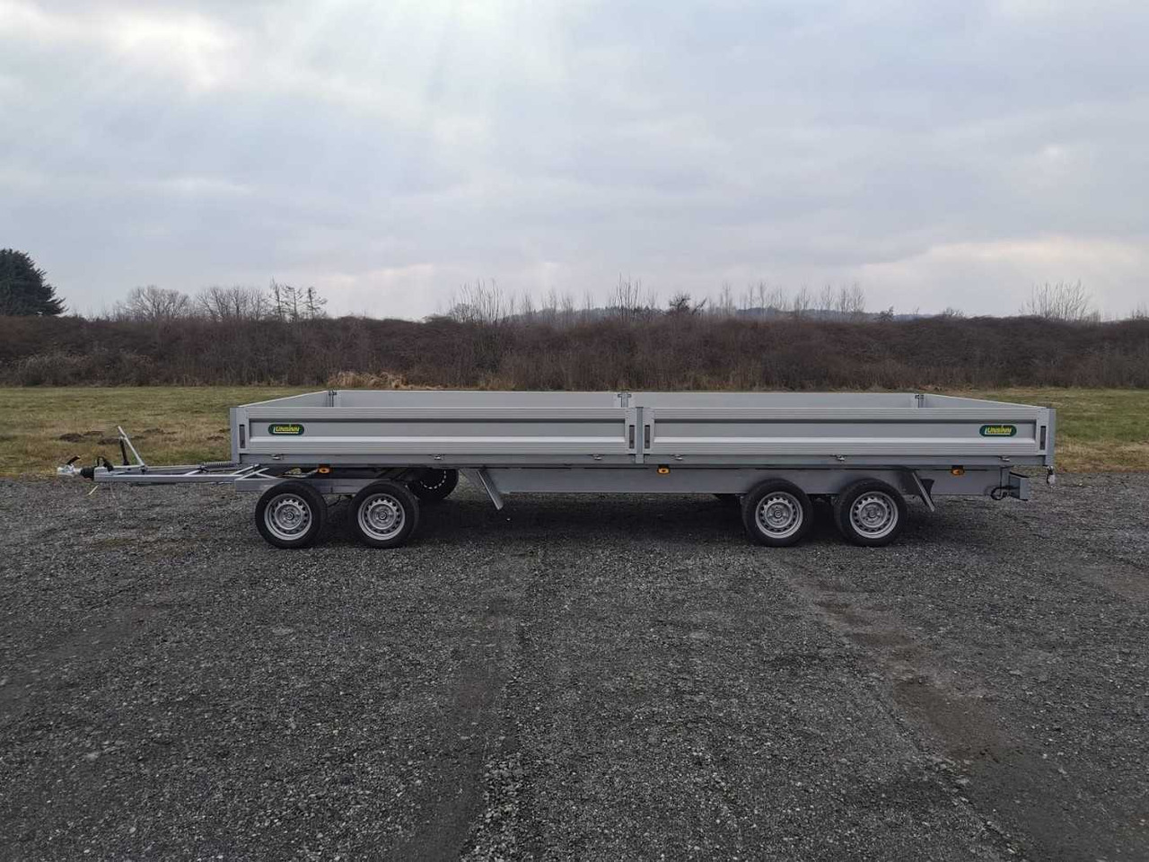 UNSINN UD-4 6024-35-13 Drehschemelanhänger - Remolque plataforma/ Caja abierta: foto 2 UNSINN UD-4 6024-35-13 Drehschemelanhänger - Remolque plataforma/ Caja abierta: foto 2