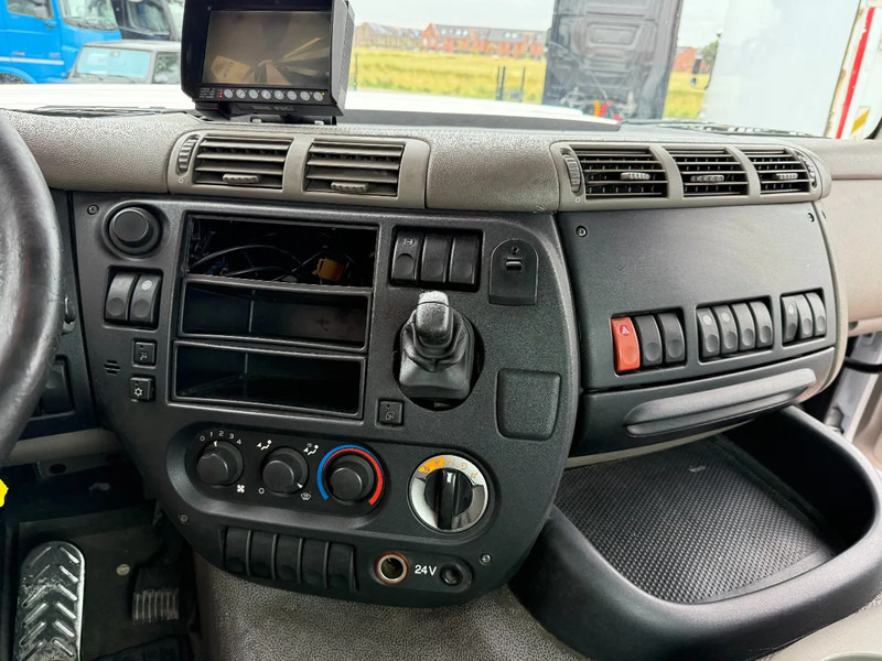 Cabeza tractora DAF CF 75 CF75-250 EURO5 - DAG CABINE MET RUIT- IDEAAL ALS RANGEERTREKKER-LAGE KM STAND!!!!!!: foto 13