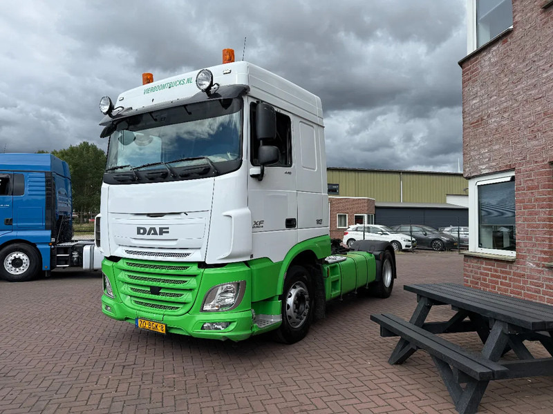 DAF XF 440 XF440 4X2 SPACECAB HOLLAND TRUCK - Cabeza tractora: foto 2 DAF XF 440 XF440 4X2 SPACECAB HOLLAND TRUCK - Cabeza tractora: foto 2