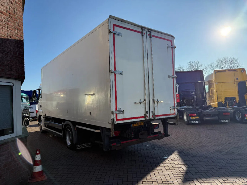 MAN TGS 18.320 TGS 18.320 4X2 LL mit Wechsel Koffer und LBW Euro5 - Camión caja cerrada: foto 5 MAN TGS 18.320 TGS 18.320 4X2 LL mit Wechsel Koffer und LBW Euro5 - Camión caja cerrada: foto 5