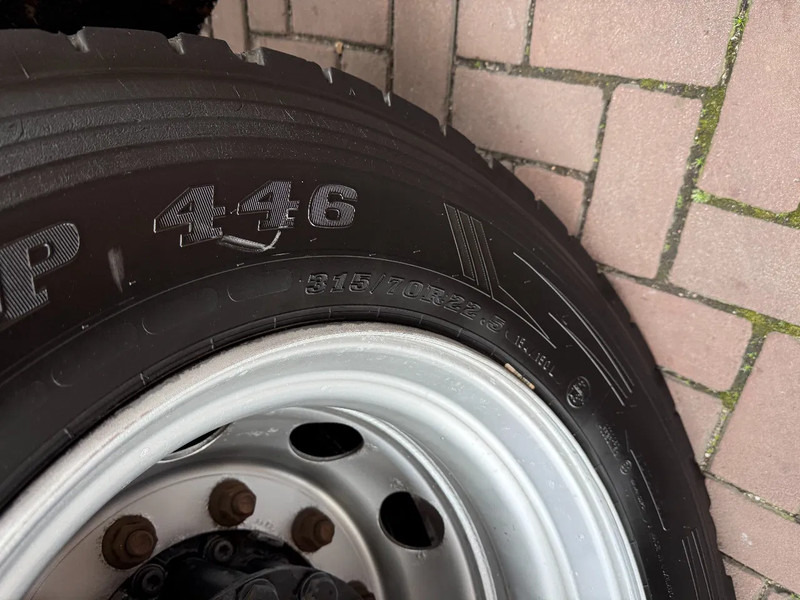 Mercedes-Benz Antos Antos 1824L mit 8.5m Isokoffer / 1.500kg Ladebordwand / Euro6 / Holland Truck - Camión caja cerrada: foto 5 Mercedes-Benz Antos Antos 1824L mit 8.5m Isokoffer / 1.500kg Ladebordwand / Euro6 / Holland Truck - Camión caja cerrada: foto 5