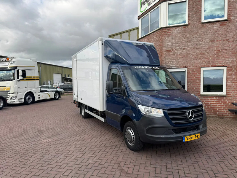 Mercedes-Benz Sprinter Sprinter 515CDI bakwagen met klep / automaat / MBUX /Navi / Airco / Camera / Top - Furgoneta caja cerrada: foto 1 Mercedes-Benz Sprinter Sprinter 515CDI bakwagen met klep / automaat / MBUX /Navi / Airco / Camera / Top - Furgoneta caja cerrada: foto 1