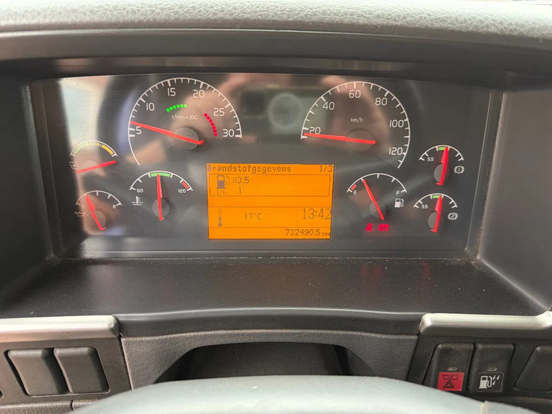Volvo FM 260 FM9-260 4X2 / Schaltgetriebe / Koffer mit Ladebordwand / Schaltgetriebe / Euro3 - Camión caja cerrada: foto 5 Volvo FM 260 FM9-260 4X2 / Schaltgetriebe / Koffer mit Ladebordwand / Schaltgetriebe / Euro3 - Camión caja cerrada: foto 5