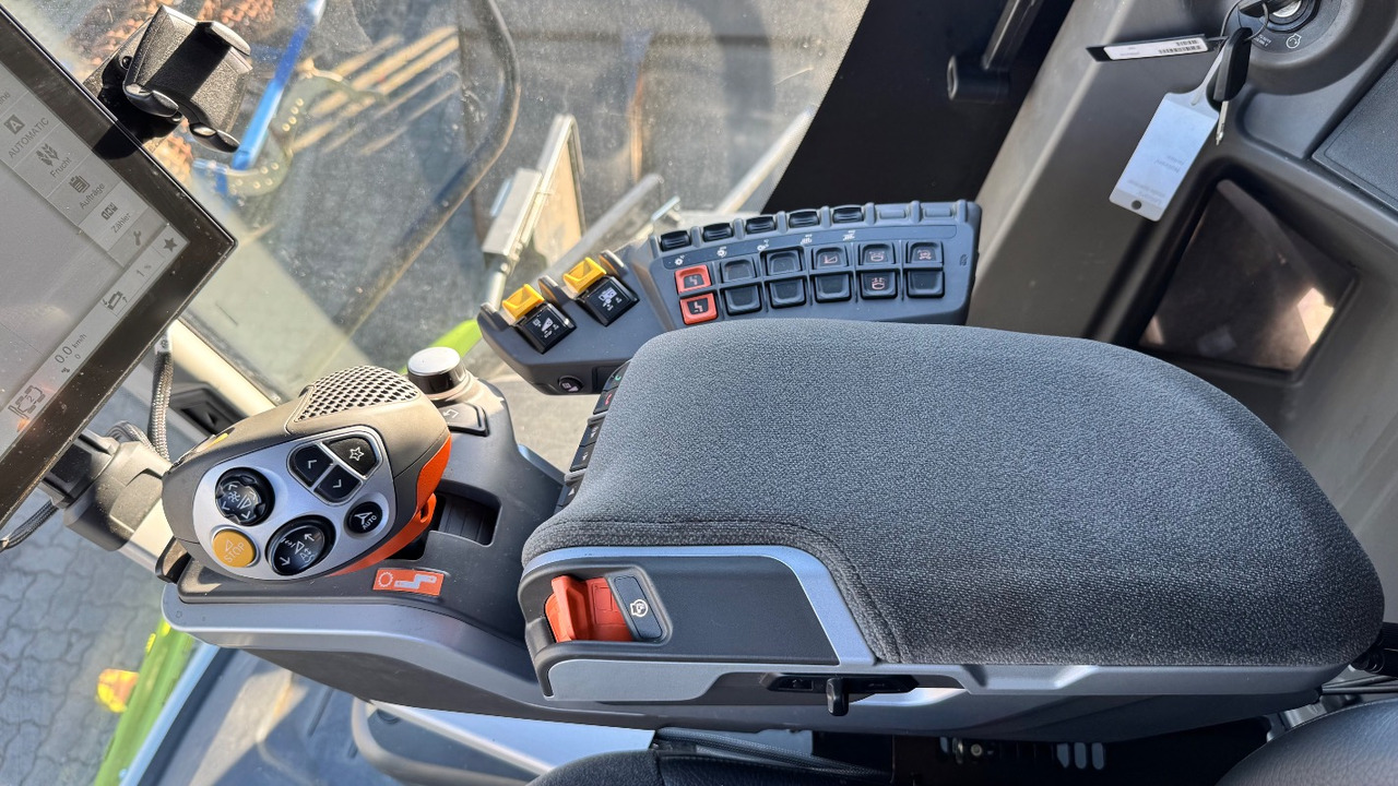 CLAAS Lexion 6900 TerraTrac 890 full Options - Cosechadora de granos: foto 4 CLAAS Lexion 6900 TerraTrac 890 full Options - Cosechadora de granos: foto 4