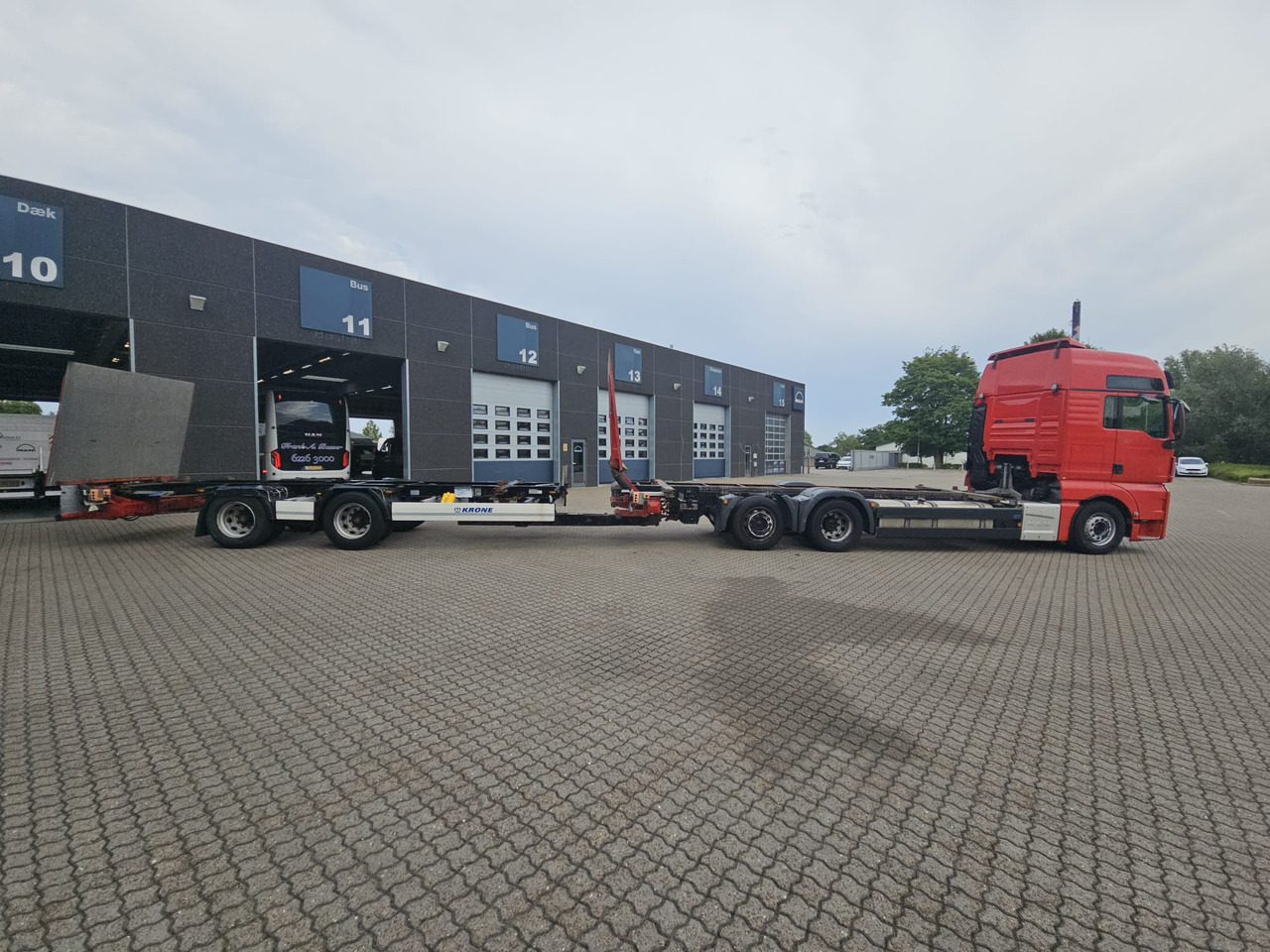 MAN TGX 26.500 with trailer - Camión portacontenedore/ Intercambiable: foto 3 MAN TGX 26.500 with trailer - Camión portacontenedore/ Intercambiable: foto 3