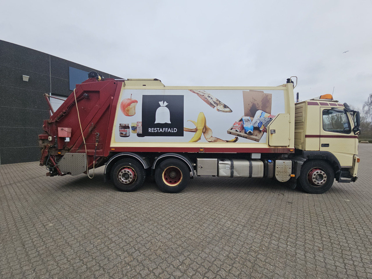 Camión de basura Volvo FM9 6x2: foto 8