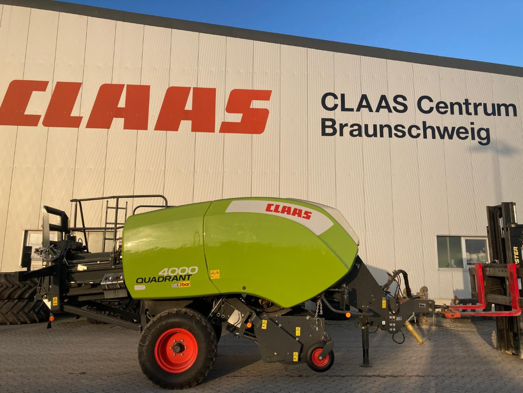 CLAAS Quadrant 4000 - Empacadora de pacas cuadradas: foto 1 CLAAS Quadrant 4000 - Empacadora de pacas cuadradas: foto 1