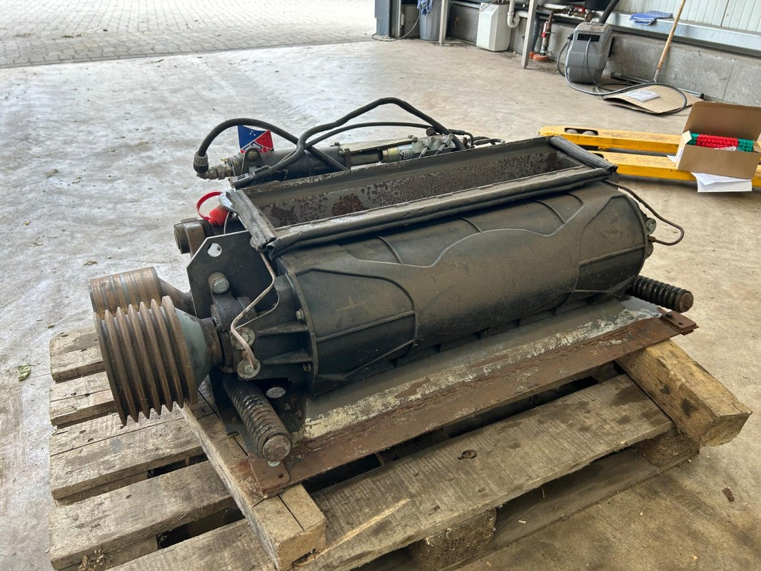 CLAAS Jaguar 890 mit Kemper 360 und PU - Cosechadora: foto 4 CLAAS Jaguar 890 mit Kemper 360 und PU - Cosechadora: foto 4