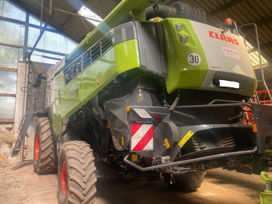 CLAAS Lexion 6800 mit Vario 930 Schneidwerk - Cosechadora de granos: foto 1 CLAAS Lexion 6800 mit Vario 930 Schneidwerk - Cosechadora de granos: foto 1