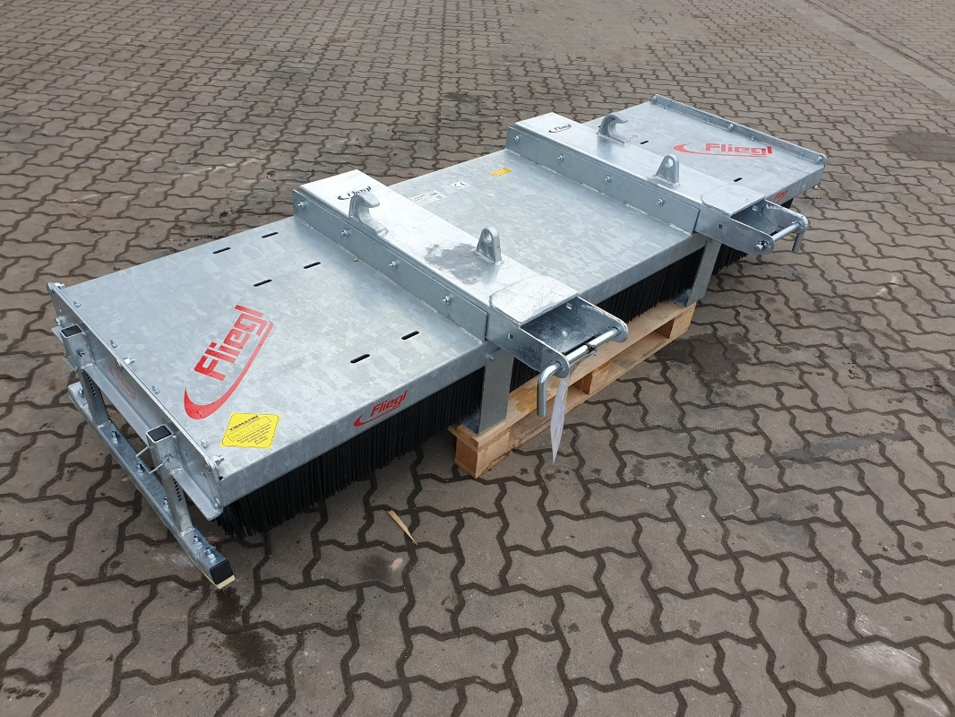 Fliegl Kehrbesen Löwe 1,50m* - Segadora: foto 2 Fliegl Kehrbesen Löwe 1,50m* - Segadora: foto 2